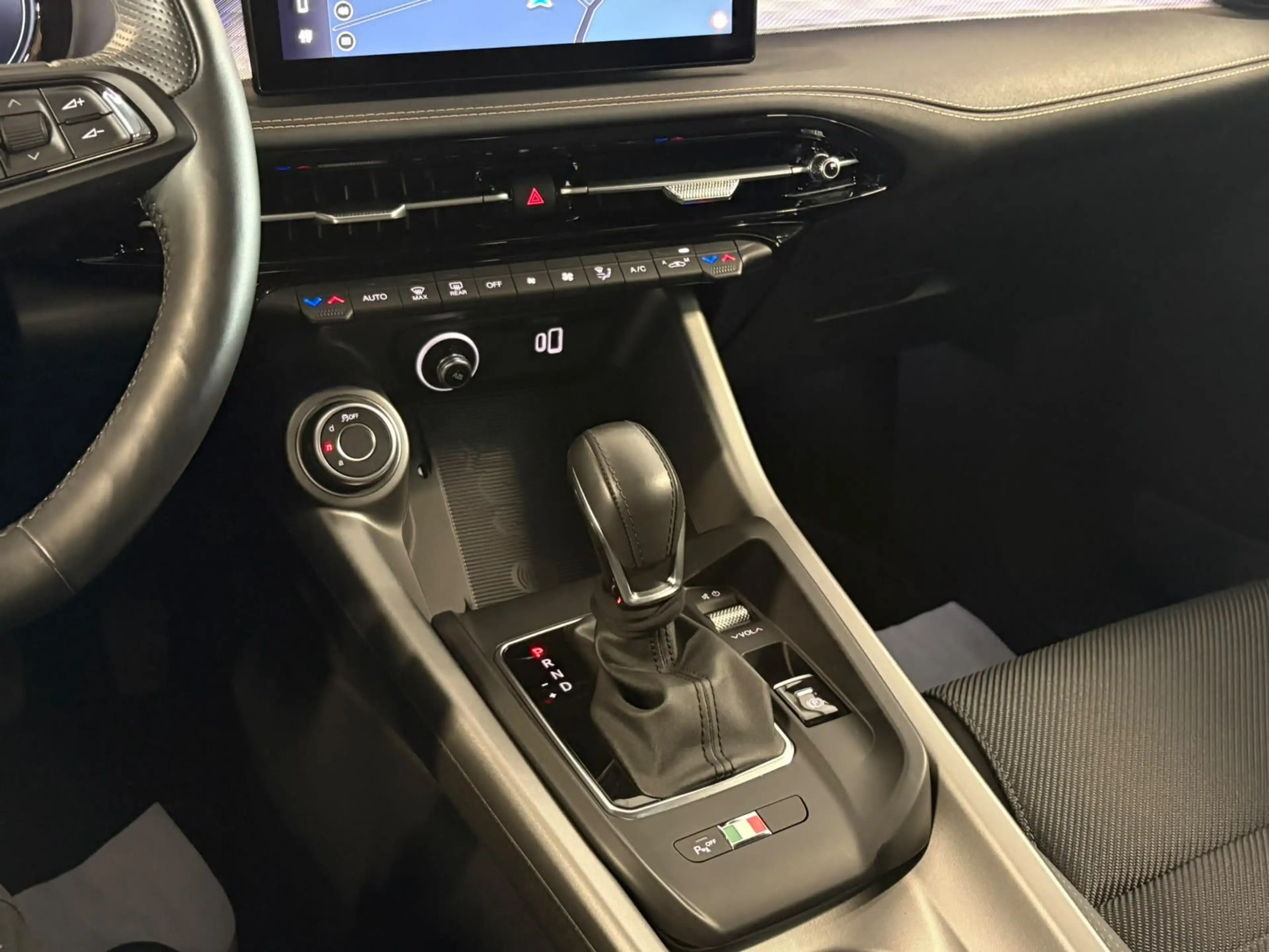 Alfa Romeo Tonale Ti (VELOCE) MATRIX+KAM+ACC+LHZ/SHZ+19" — photo 10