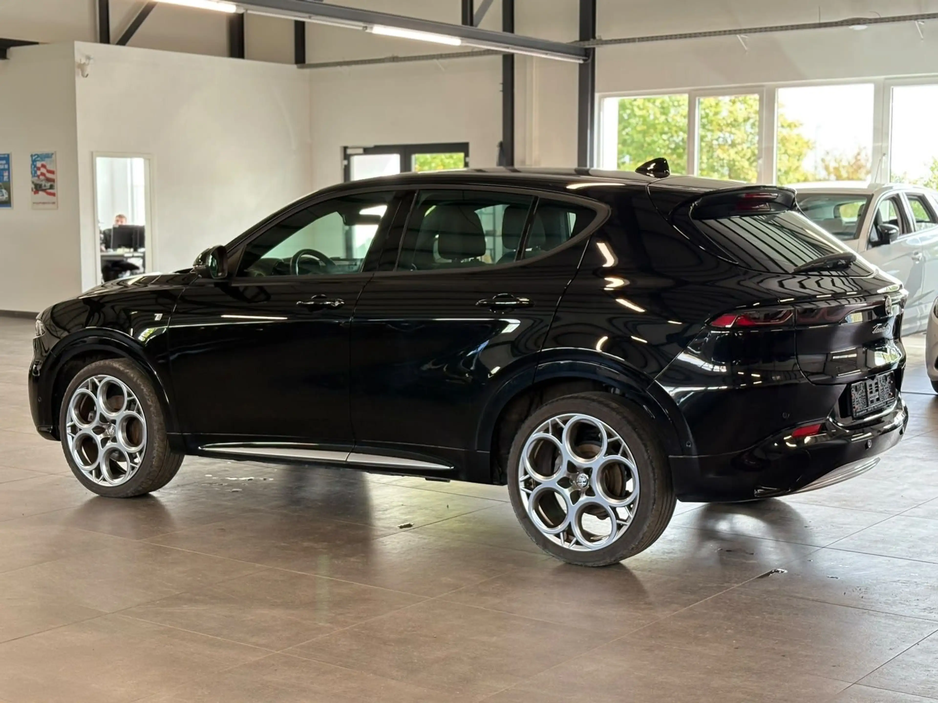 Alfa Romeo Tonale Ti (VELOCE) MATRIX+KAM+ACC+LHZ/SHZ+19" — photo 4