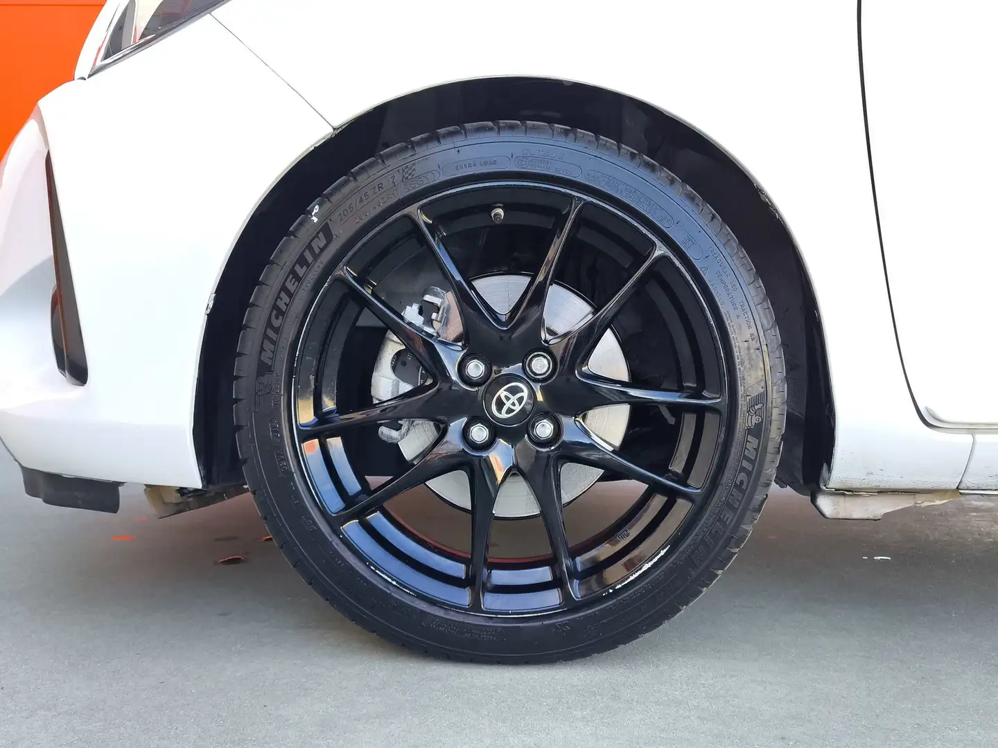 Toyota Yaris 100H 1.5 GR-Sport Blanco - 2
