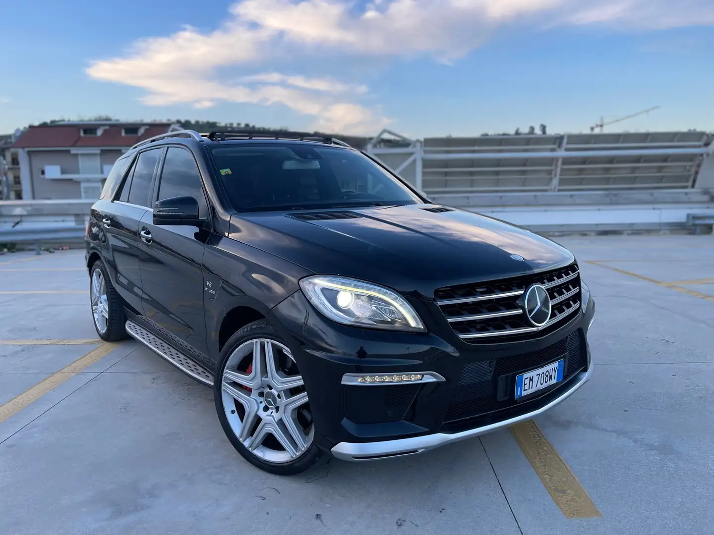 Mercedes-Benz ML 63 AMG Performance 4matic 557cv ACCETTO PERMUTE Fekete - 1
