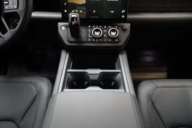 Land Rover Defender 110 2.0 PHEV SWB X-Dynmaic SE Ansicht 39