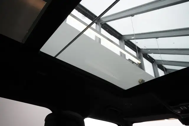 Land Rover Defender 110 2.0 PHEV SWB X-Dynmaic SE Ansicht 43