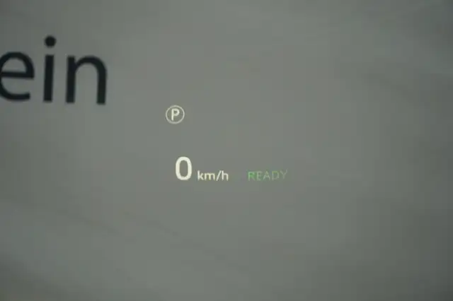 Land Rover Defender 110 2.0 PHEV SWB X-Dynmaic SE Ansicht 28