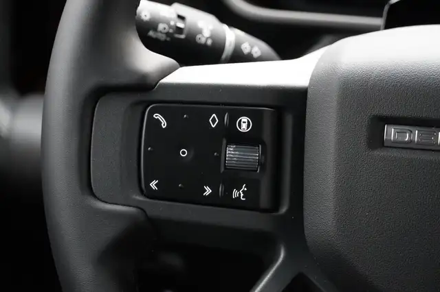 Land Rover Defender 110 2.0 PHEV SWB X-Dynmaic SE Ansicht 29