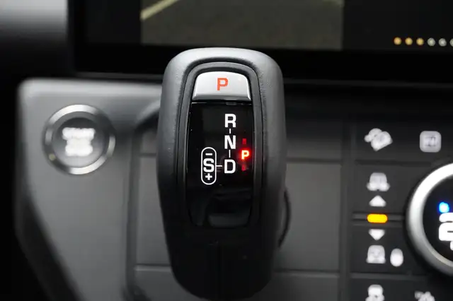 Land Rover Defender 110 2.0 PHEV SWB X-Dynmaic SE Ansicht 38