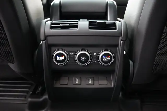 Land Rover Defender 110 2.0 PHEV SWB X-Dynmaic SE Ansicht 23