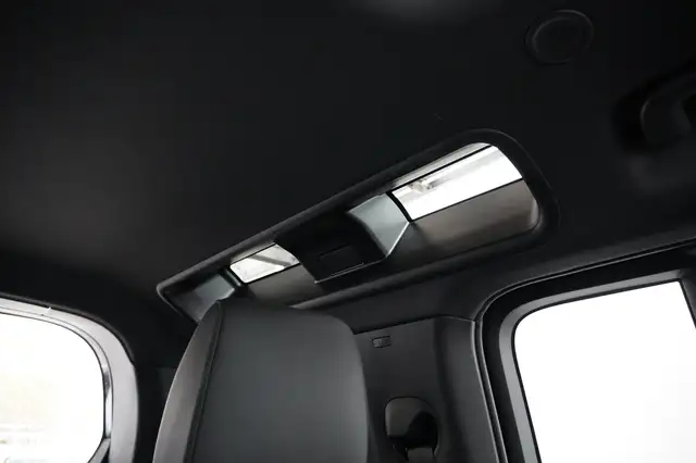 Land Rover Defender 110 2.0 PHEV SWB X-Dynmaic SE Ansicht 45