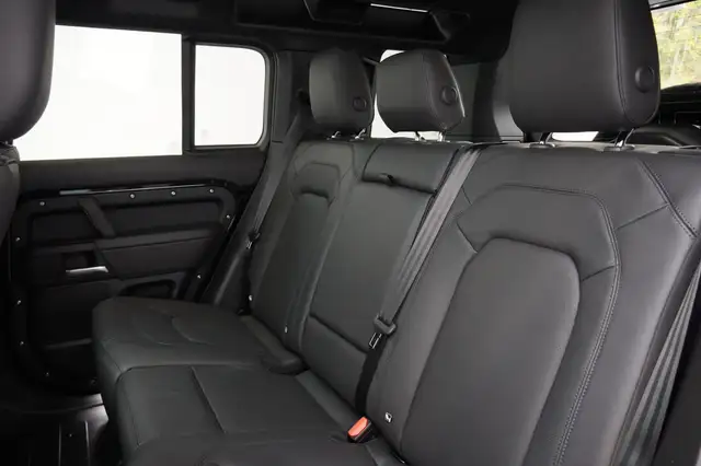 Land Rover Defender 110 2.0 PHEV SWB X-Dynmaic SE Ansicht 22