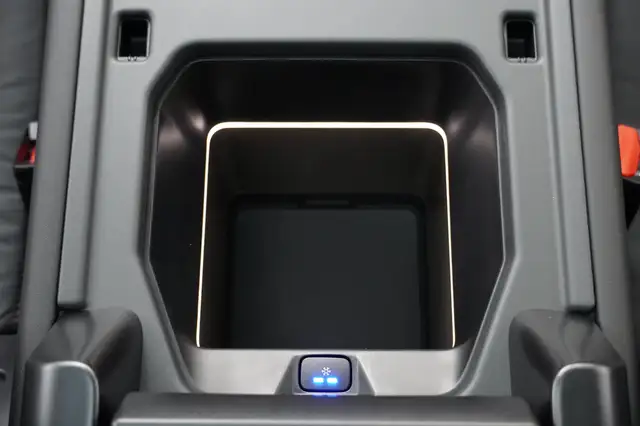 Land Rover Defender 110 2.0 PHEV SWB X-Dynmaic SE Ansicht 42