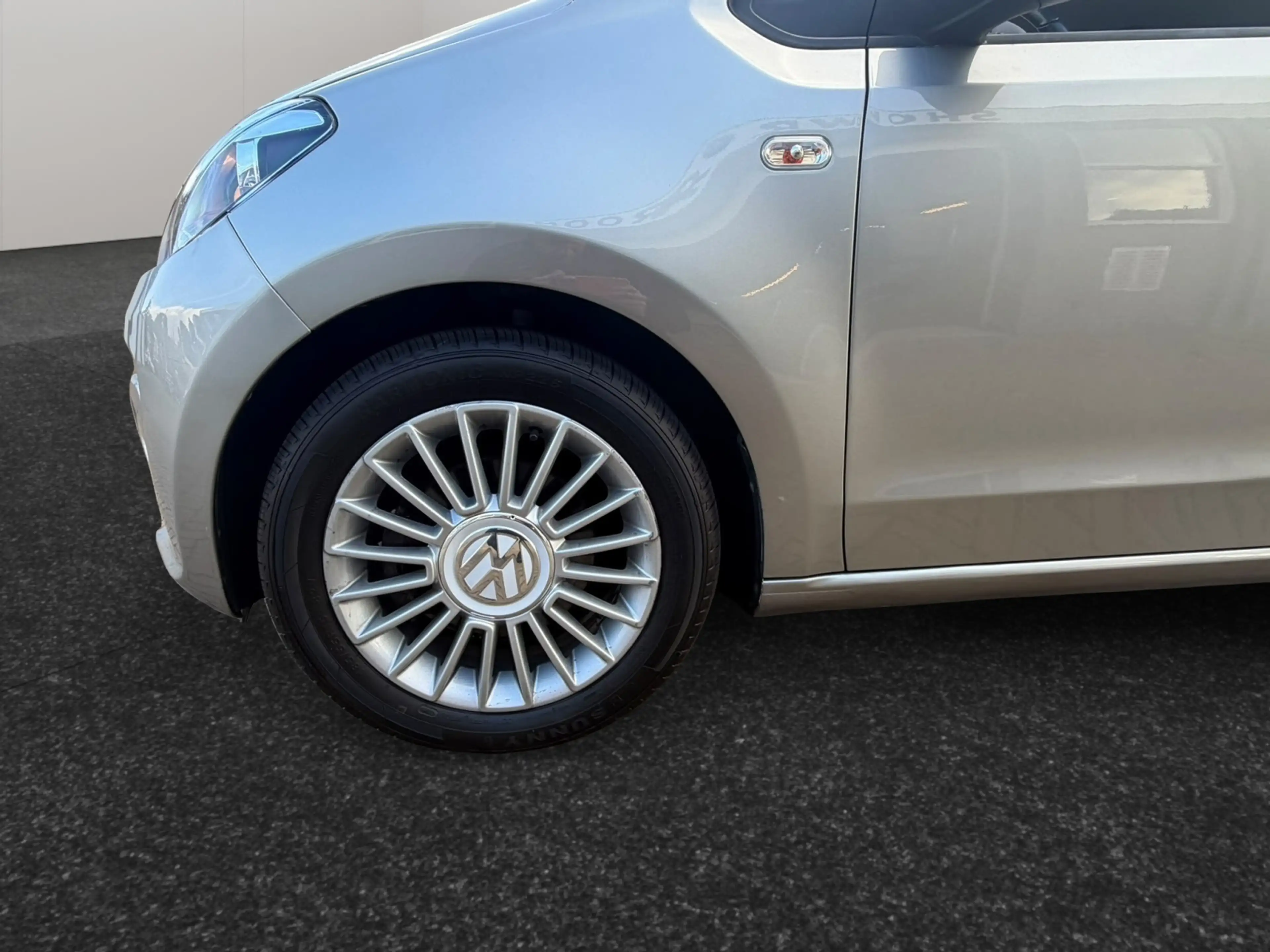 Volkswagen up! 1.0 high up! BlueMotion VW UP in nieuwstaat met la — photo 9