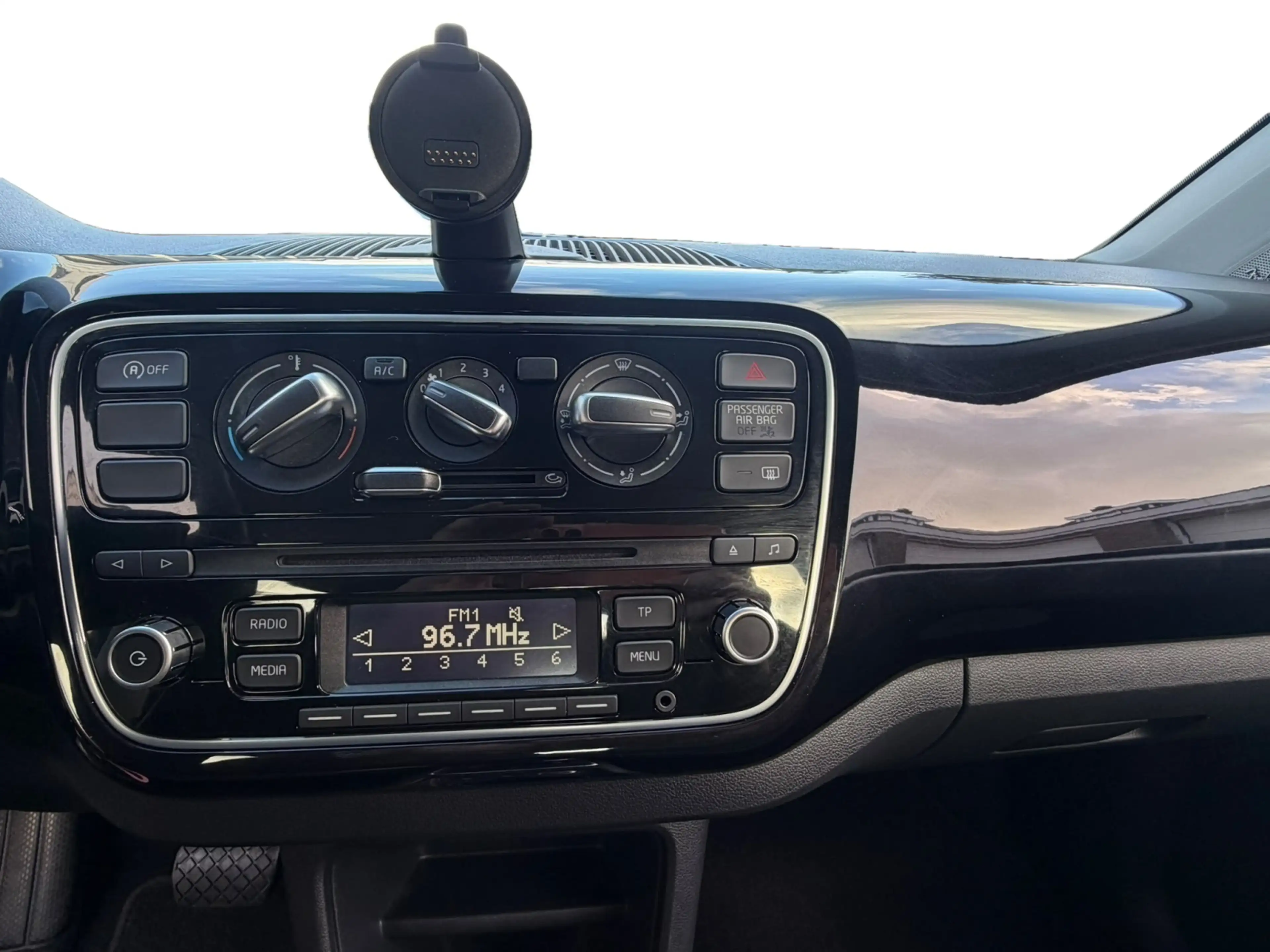 Volkswagen up! 1.0 high up! BlueMotion VW UP in nieuwstaat met la — photo 12