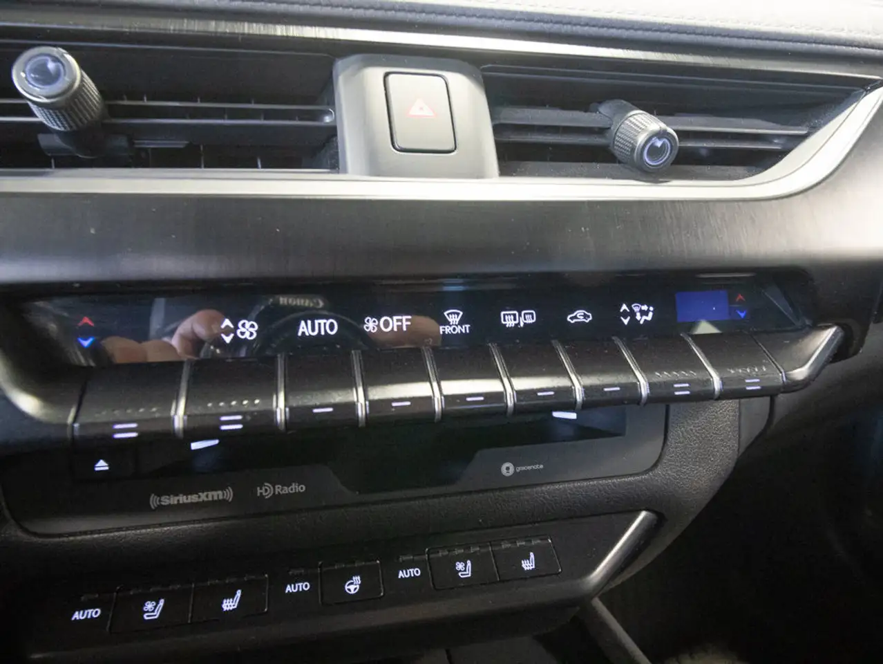Lexus UX снимка Lexus UX
