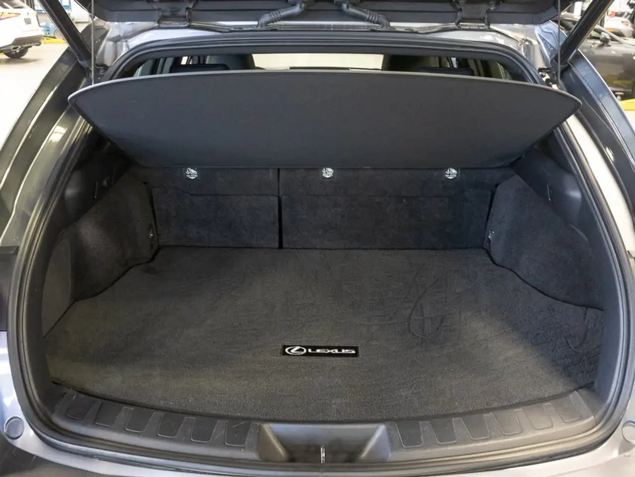 Lexus UX снимка Lexus UX