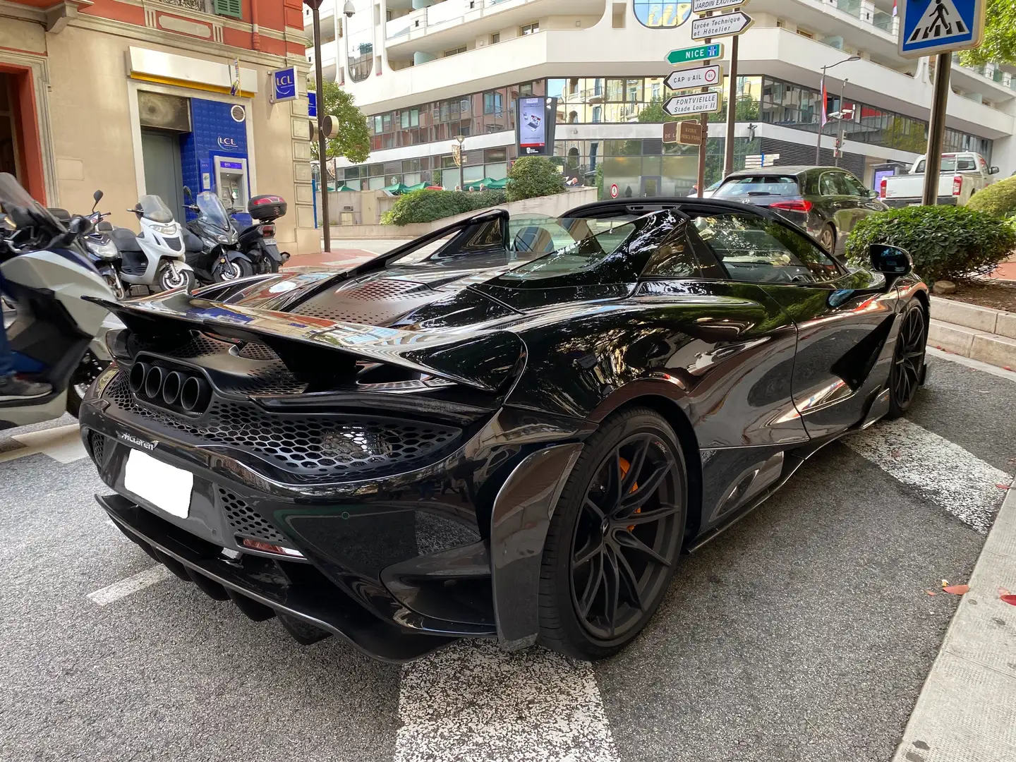 McLaren 765LT Spider Fekete - 2