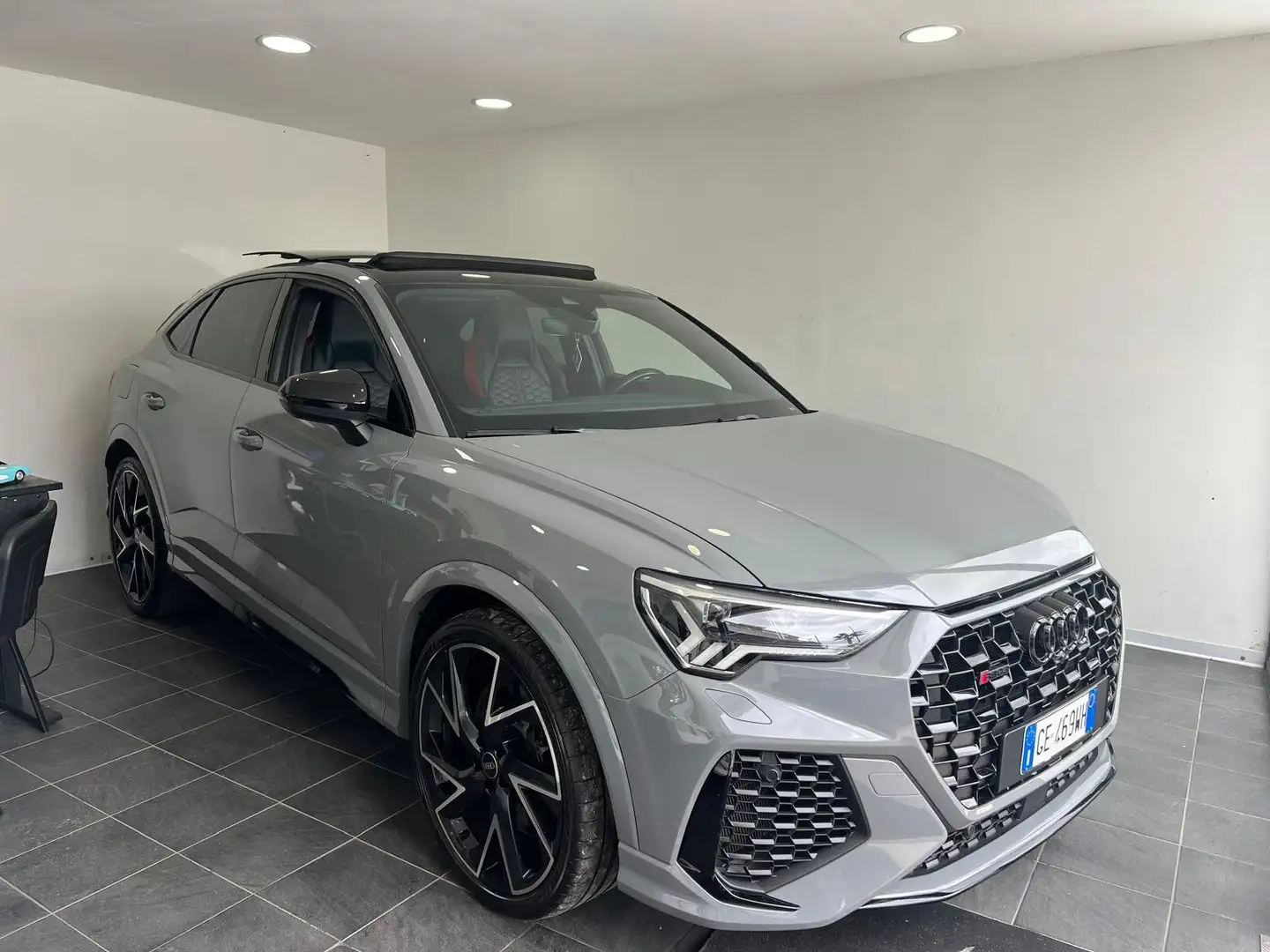 Audi RS Q3 Q3 RS 2.5 quattro s-tronic 85000KM Gris - 1