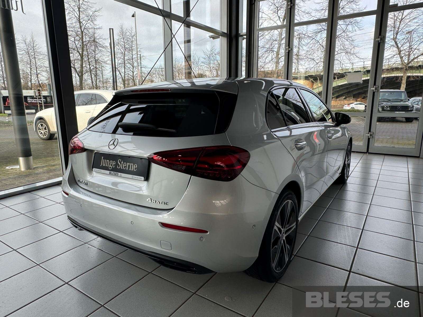 Mercedes-Benz A 220