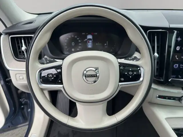 Volvo XC60 view 15