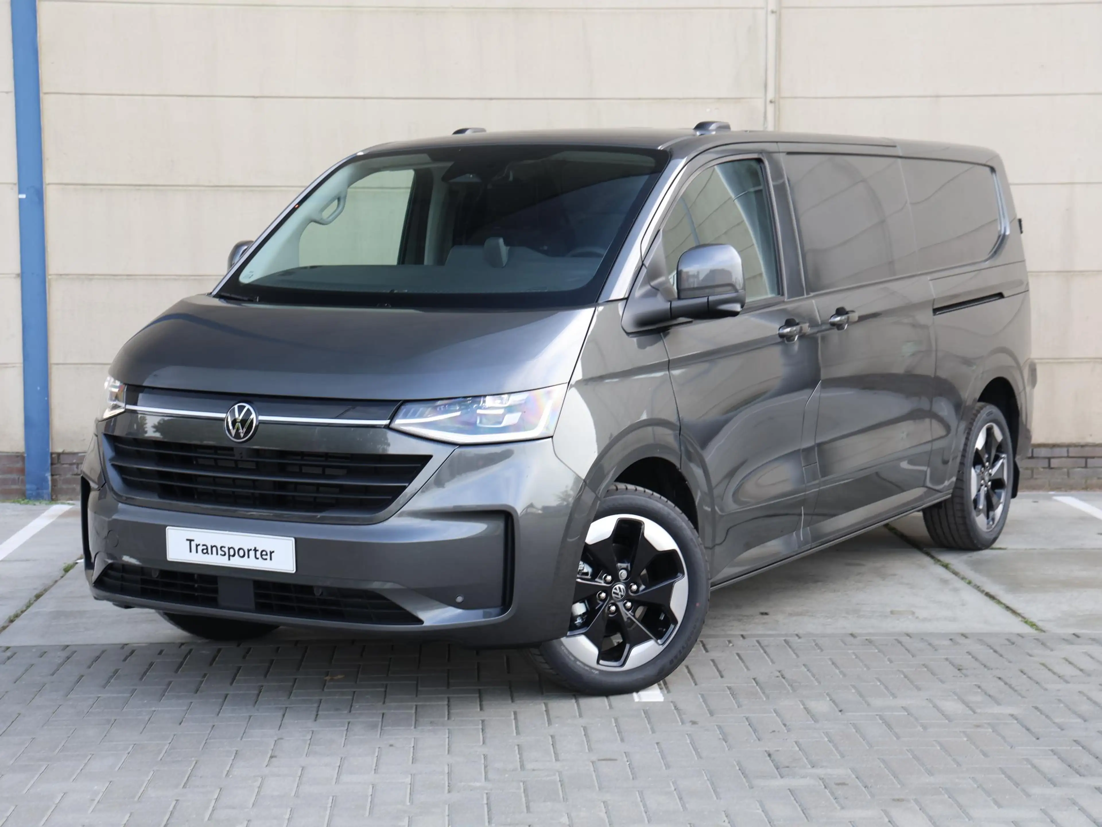 Volkswagen Transporter Bulli L2 2.5 eHybrid 233PK Automaat | 360 Camera | — photo 9