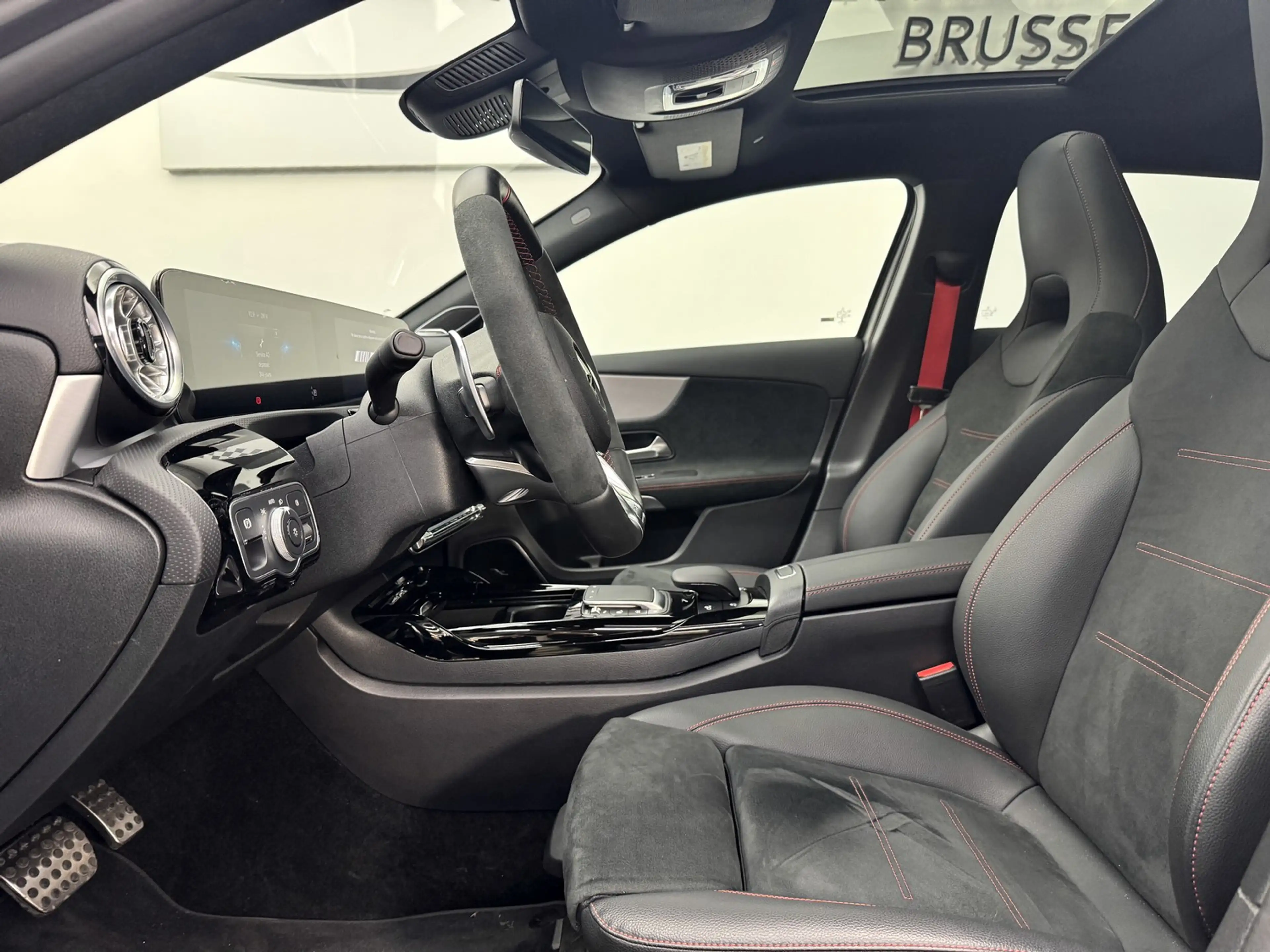 Mercedes-Benz A 45 AMG S 4-MATIC* Pack aero * Toit Pano *Burmester — photo 7