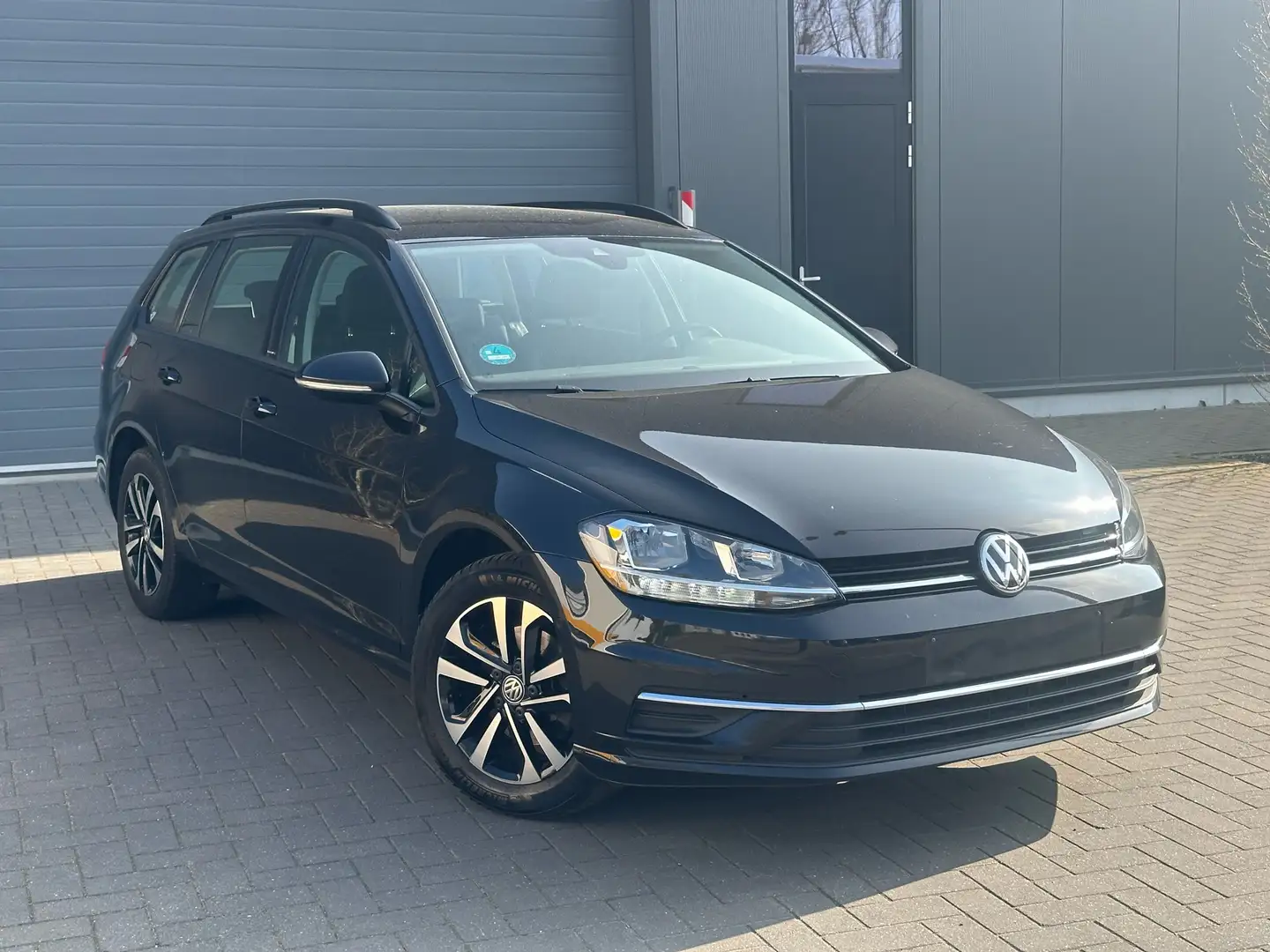 Volkswagen Golf Variant 1.0 TSI OPF IQ.DRIVE Noir - 1