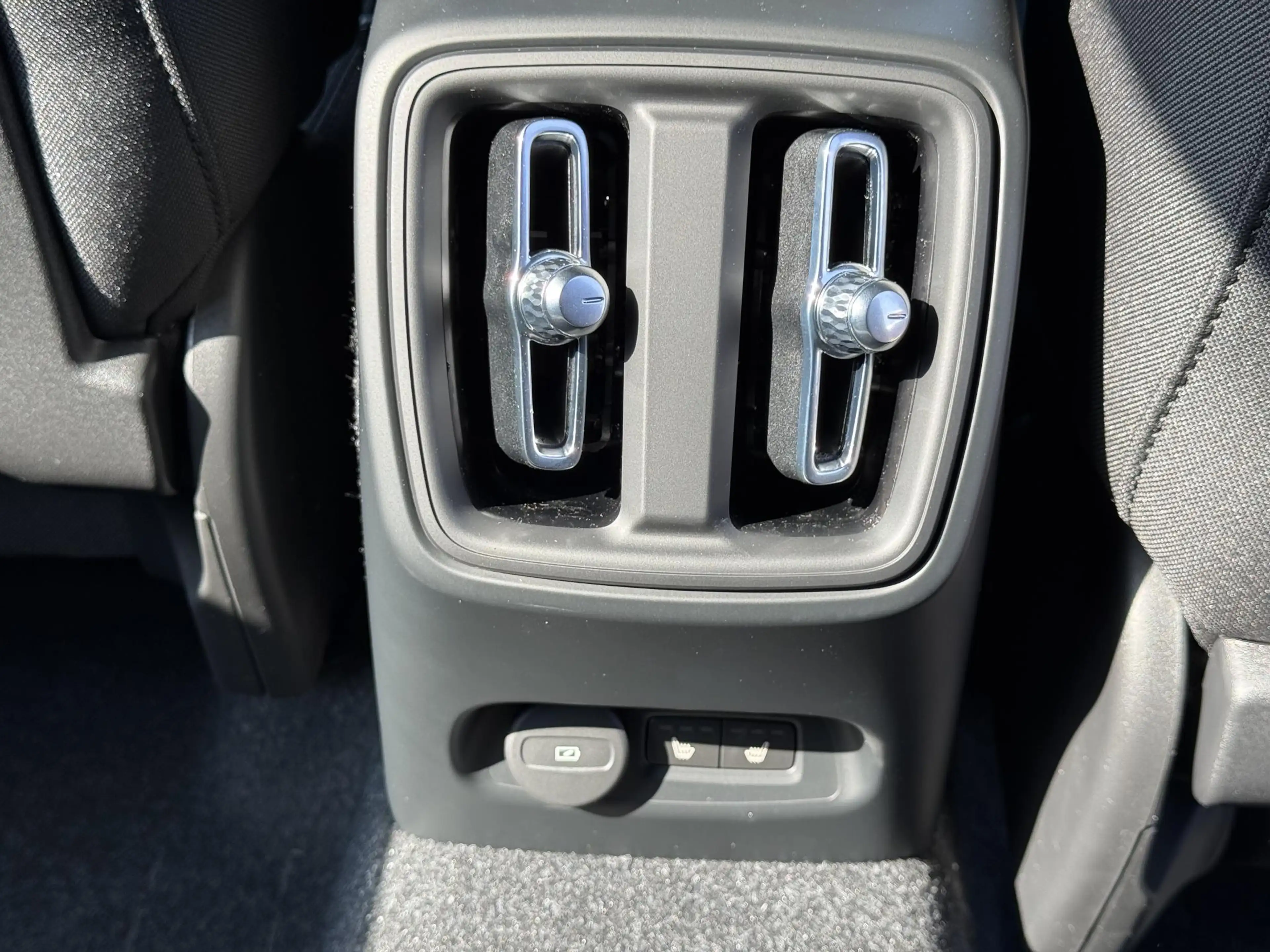 Volvo EX40 Single Motor Extended Range Plus Europa 82 kWh — photo 8