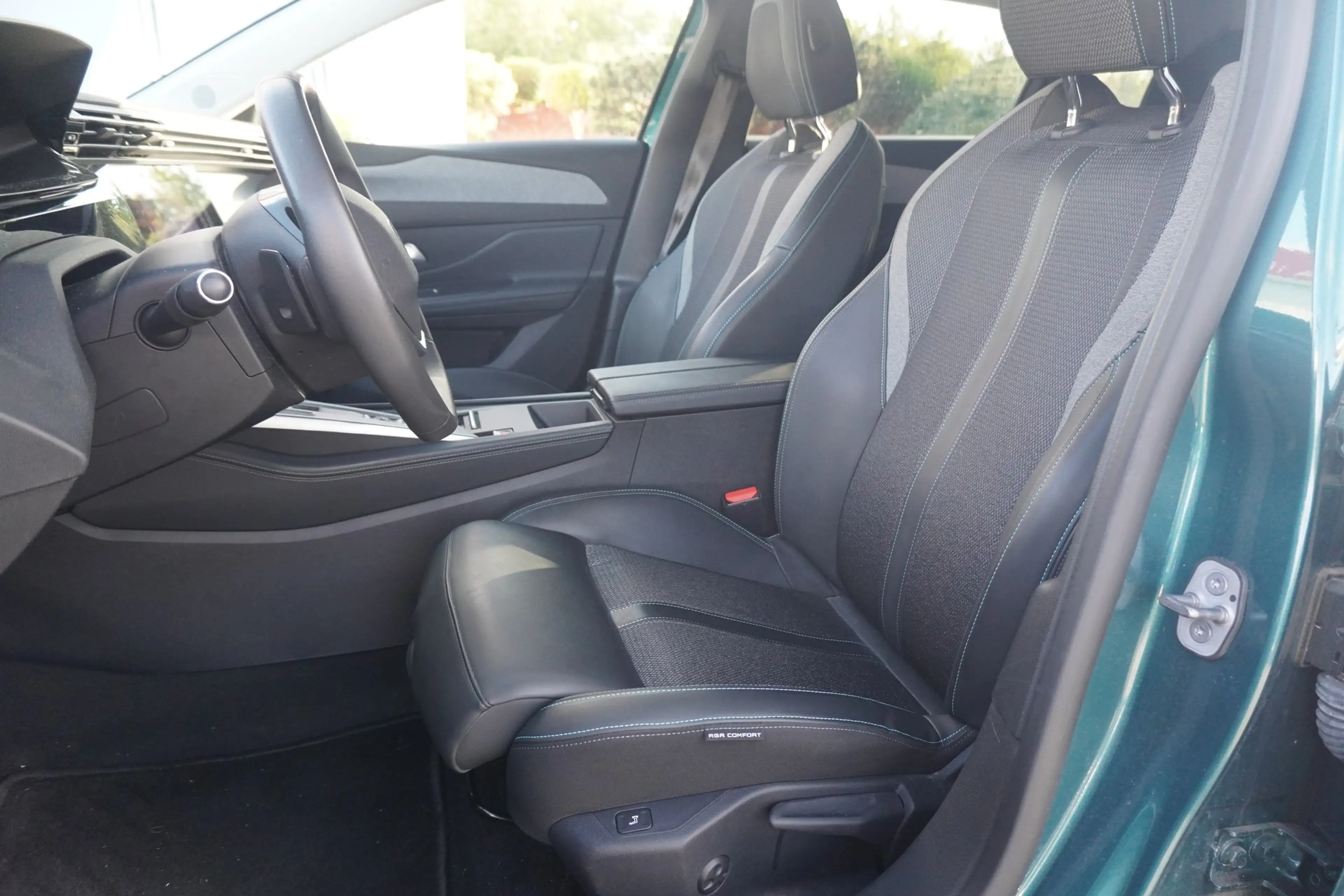 Peugeot 308 SW 1.6 Hybrid 180 Allure Pack LED Navi ACC — photo 14