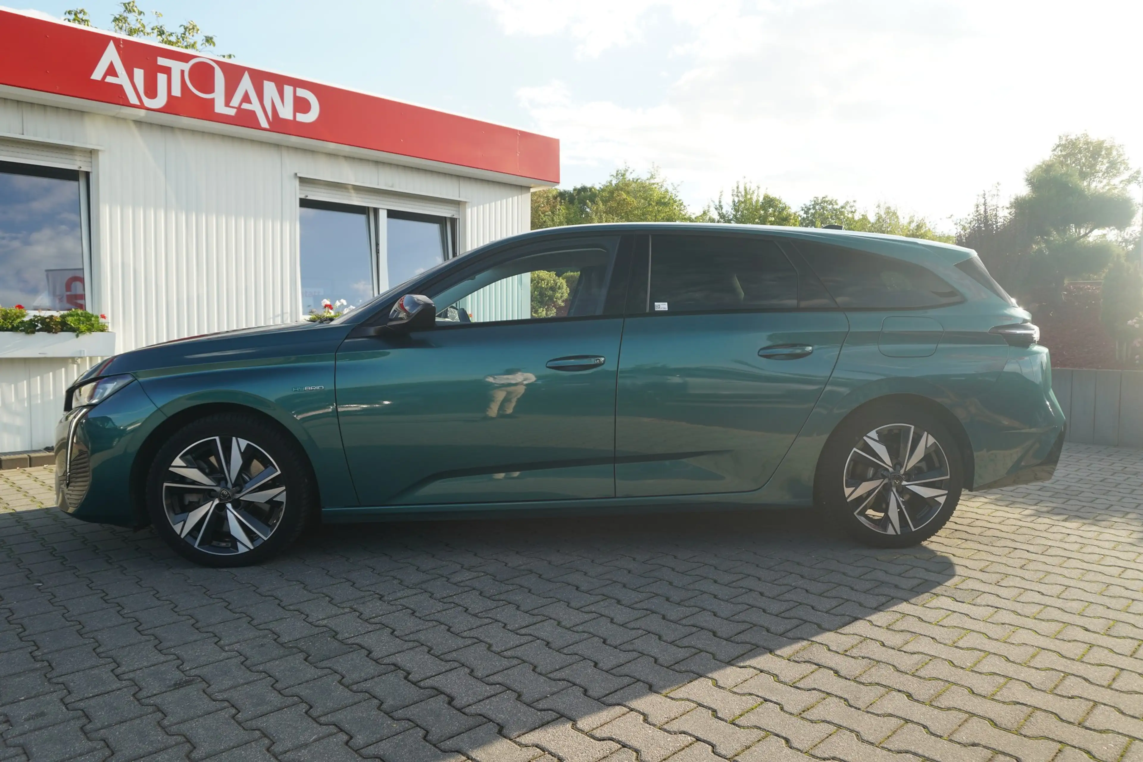 Peugeot 308 SW 1.6 Hybrid 180 Allure Pack LED Navi ACC — photo 3