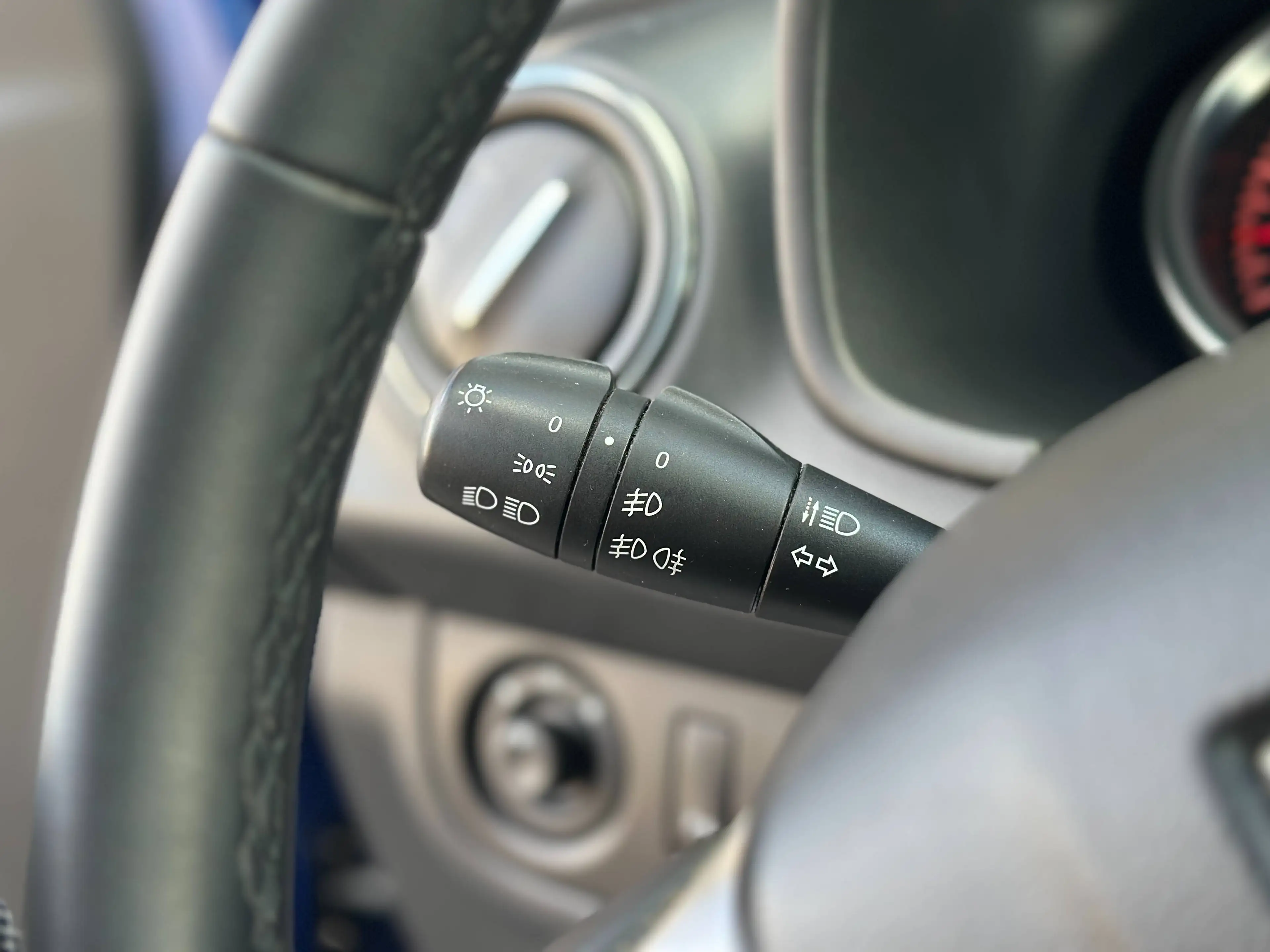 Dacia Logan 0.9 TCe Automatique / Caméra / GPS / Att. remorque — photo 11