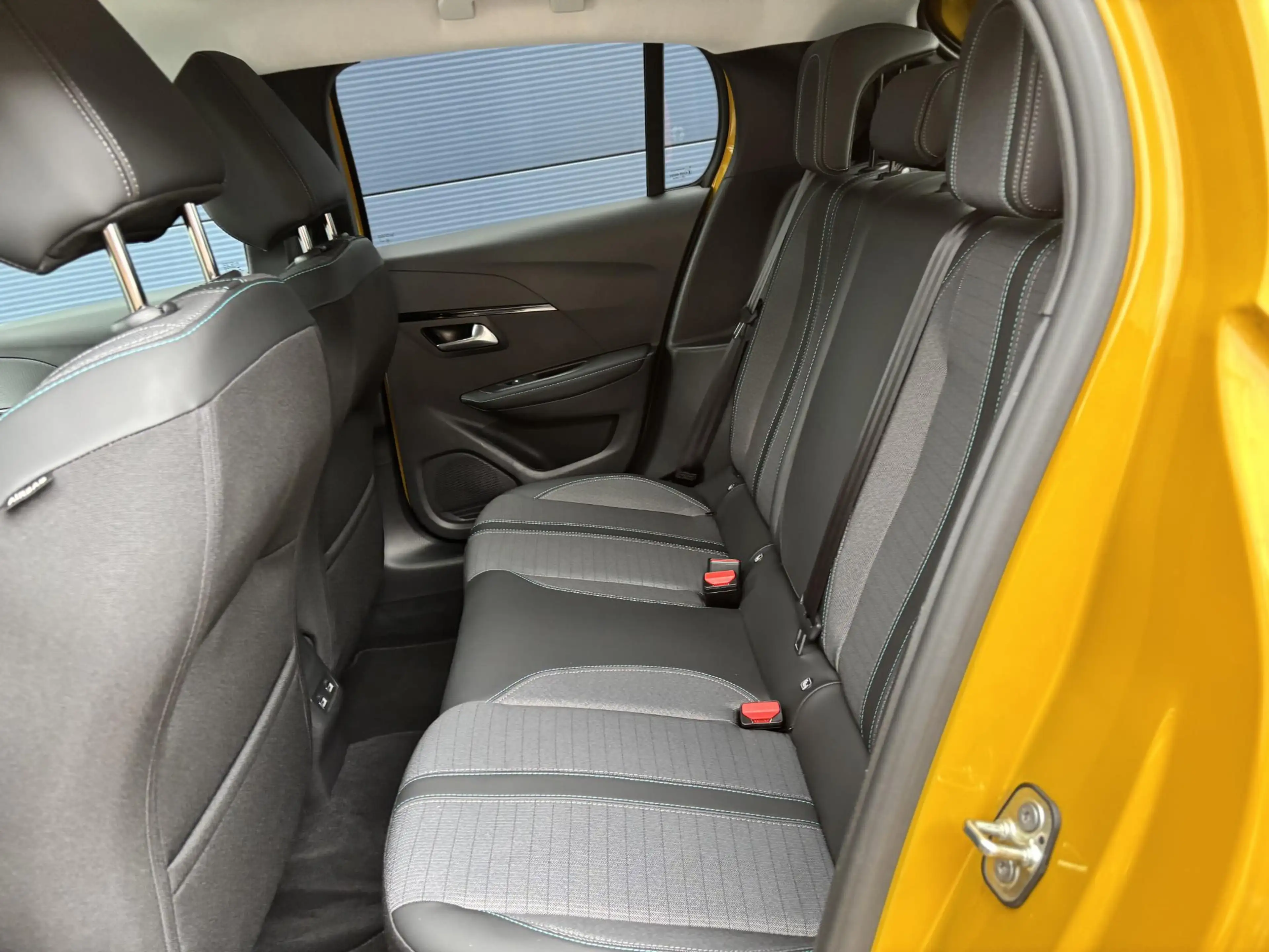 Peugeot e-208 EV Allure Pack 50 kWh | Apple Carplay/Android Auto — photo 15