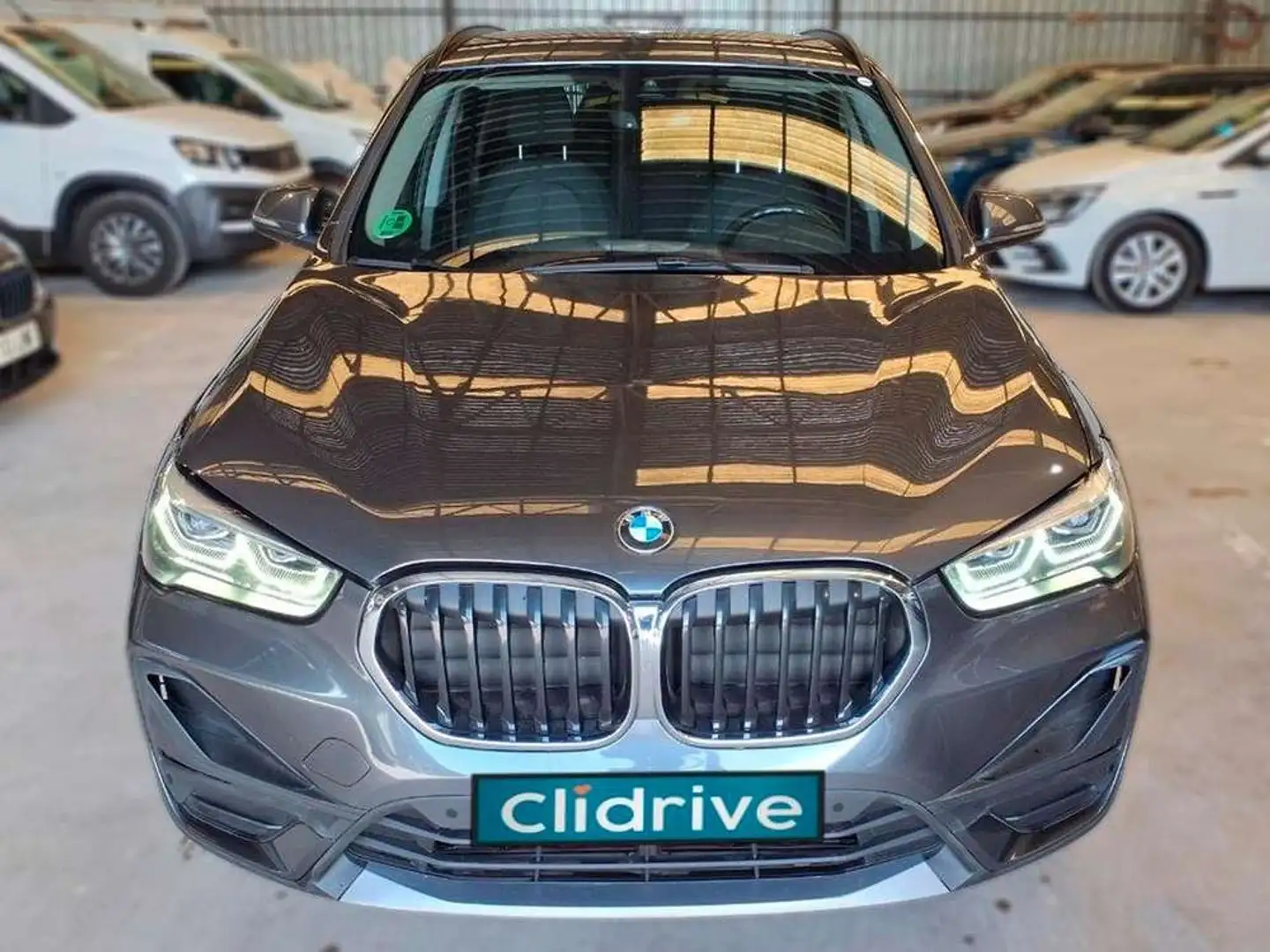 BMW X1 sDrive 18dA Corporate Gris - 2