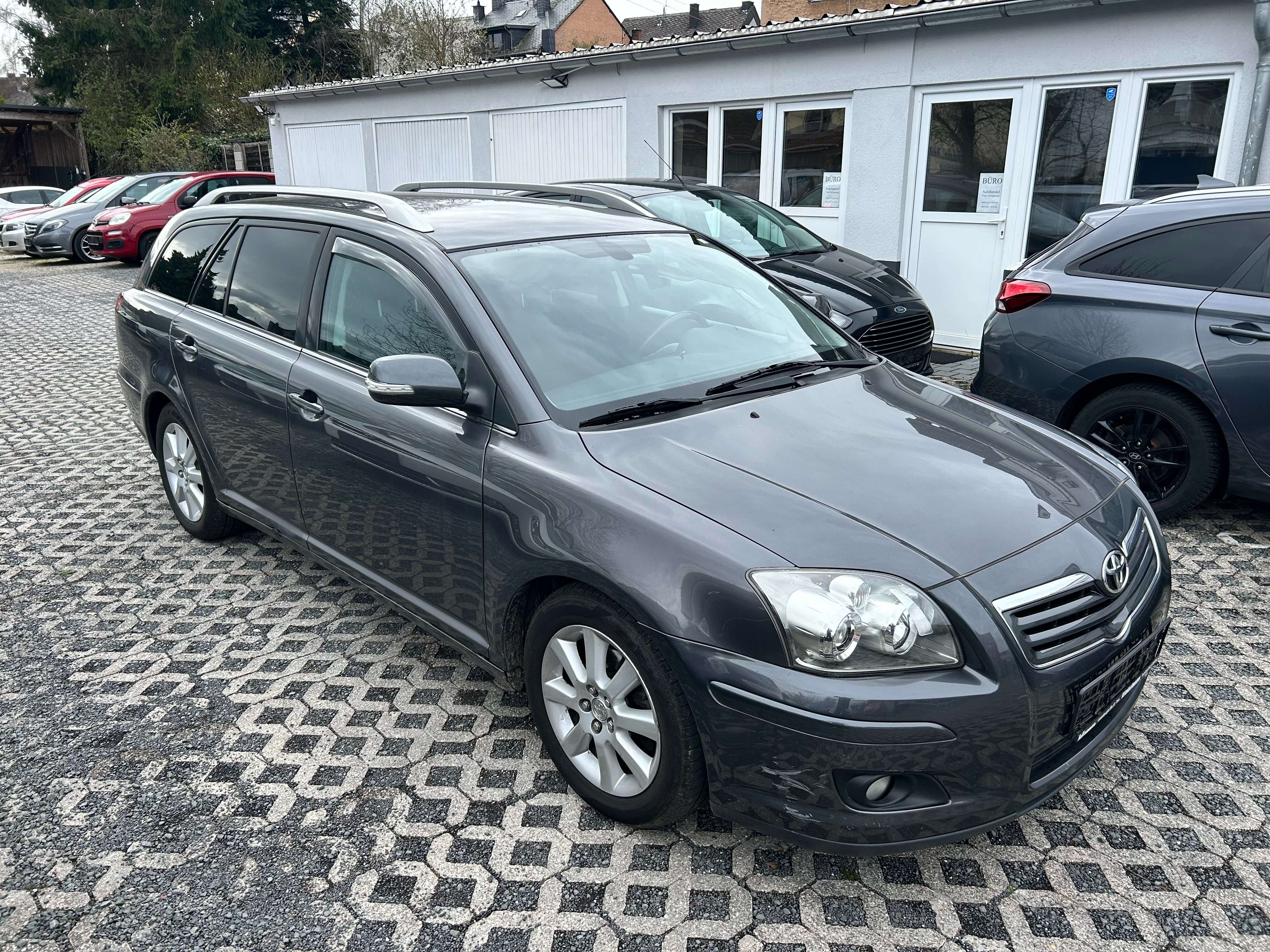 Second hand Toyota Avensis 