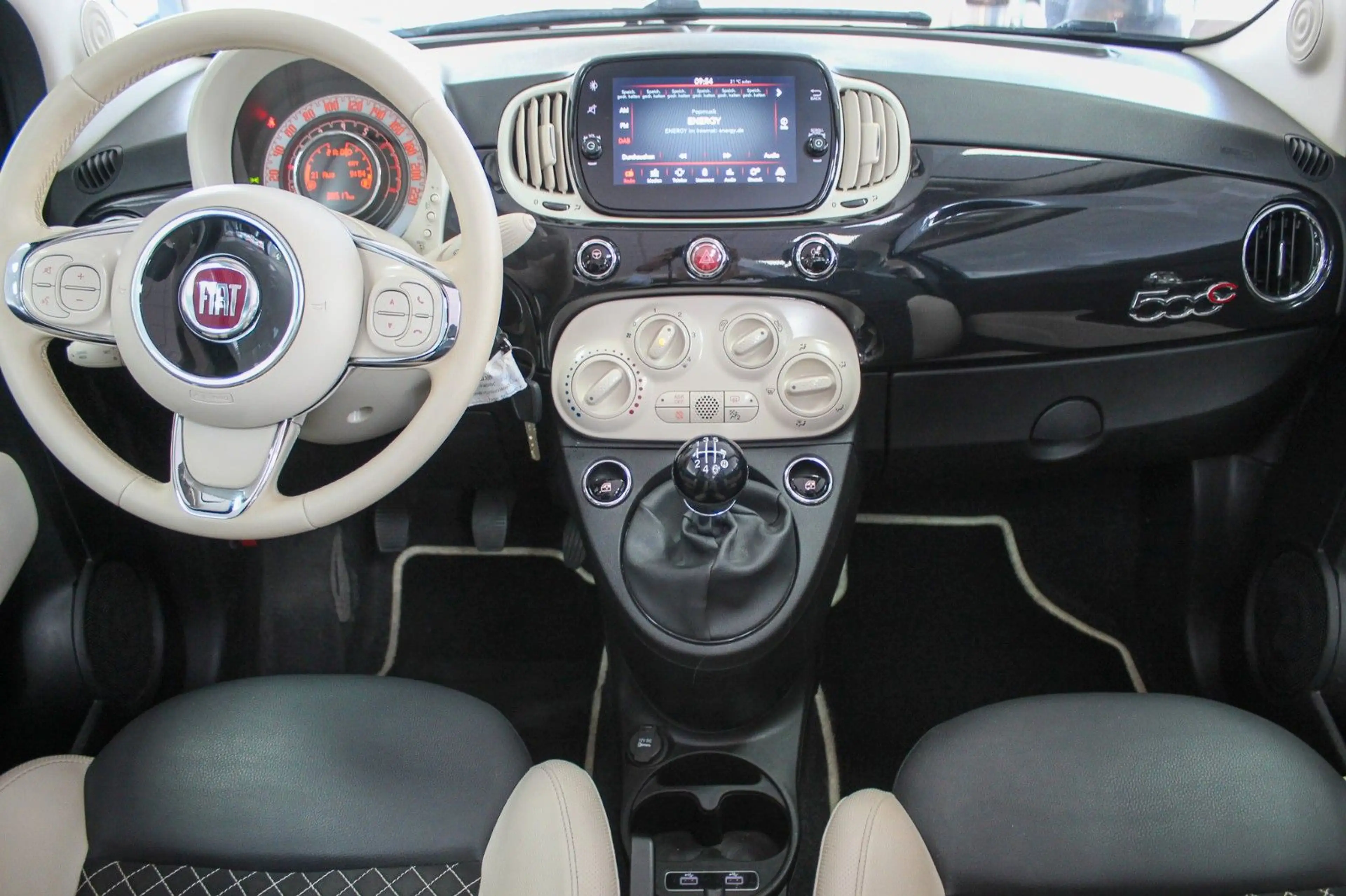 Fiat 500C 1.0 Mild-Hybrid Cabrio Dolcevita PDC 1.Hand — photo 4
