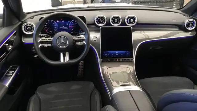 Mercedes-Benz C-Class view 8