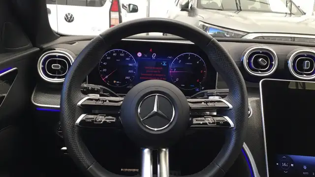 Mercedes-Benz C-Class view 9