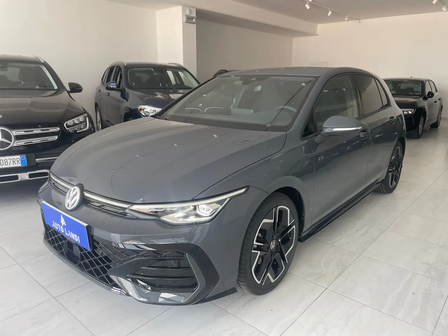 Volkswagen Golf 2.0 tdi R-Line Plus 150cv dsg Grigio - 1