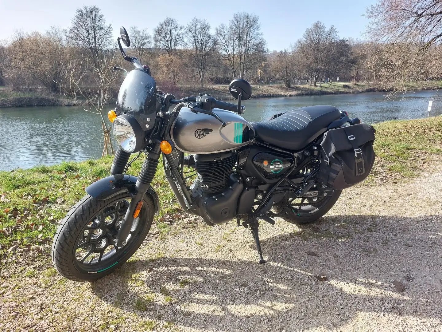 Royal Enfield HNTR350 Dapper ash Plateado - 1