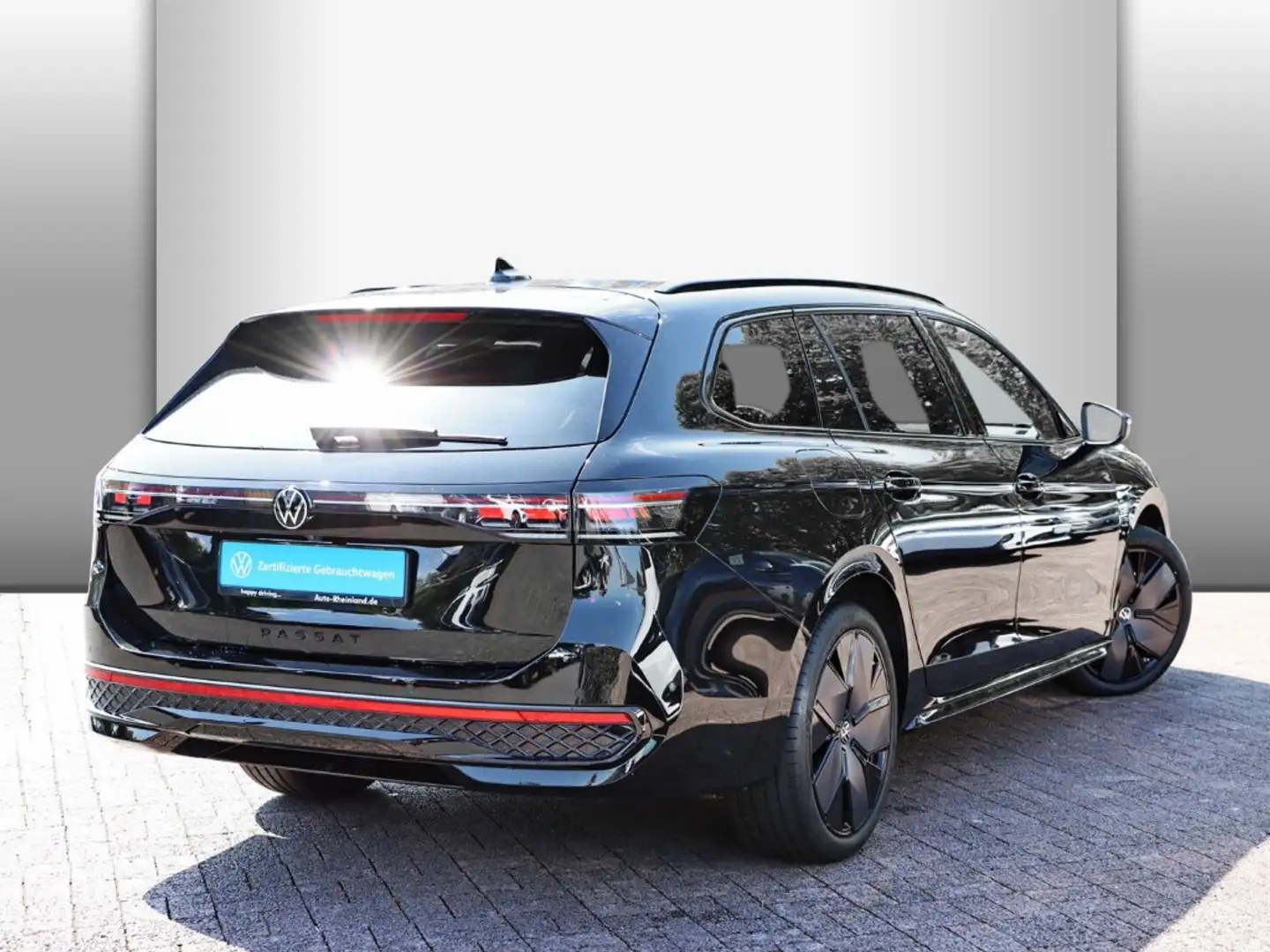 Volkswagen Passat R-Line 1.5 eHybrid OPF DSG AHK/DCC/HEAD UP/PANO Noir - 2