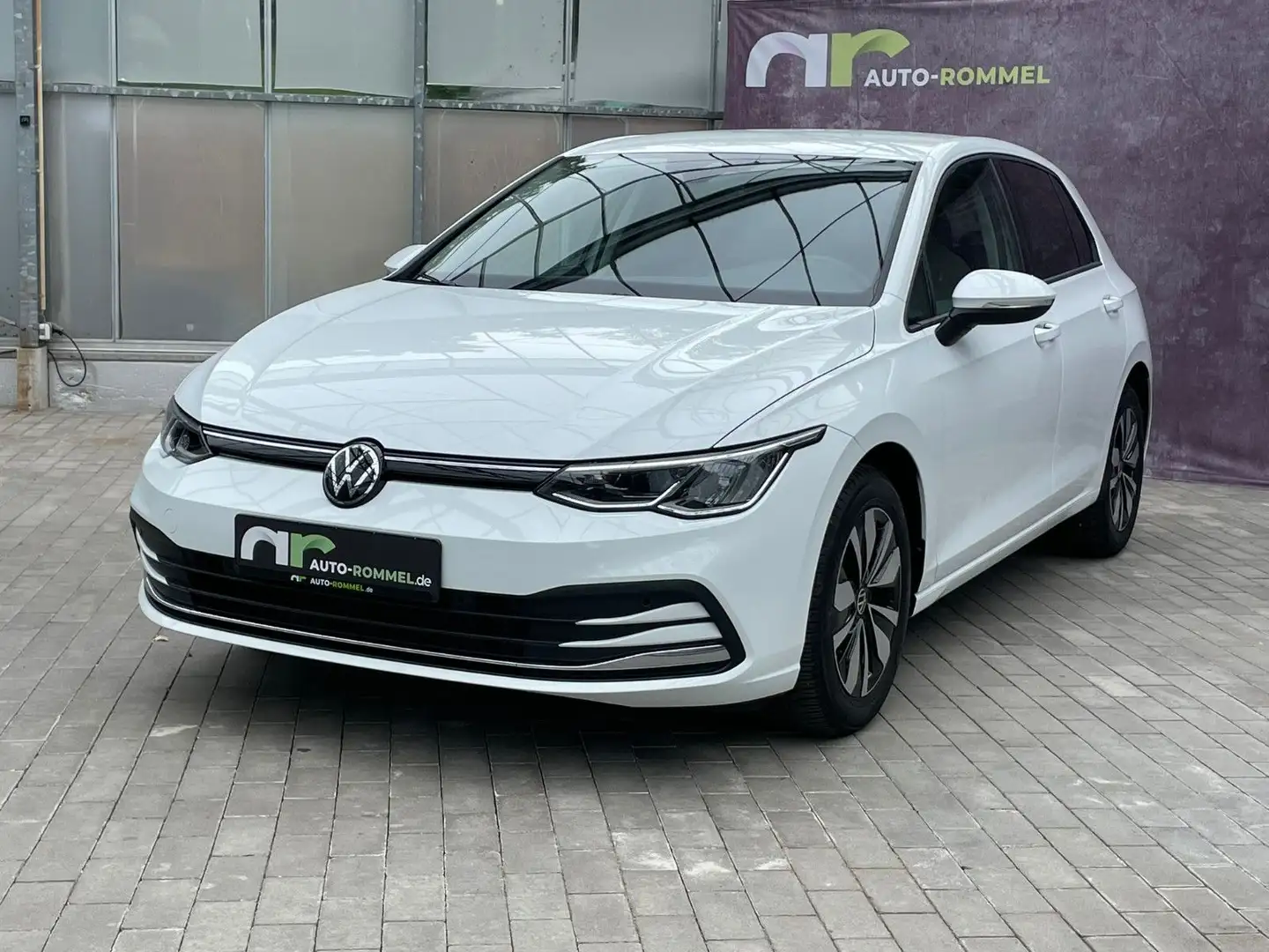 Volkswagen Golf VIII 1.5 TSI Move LED Assist DAB Virtual SH Weiß - 1