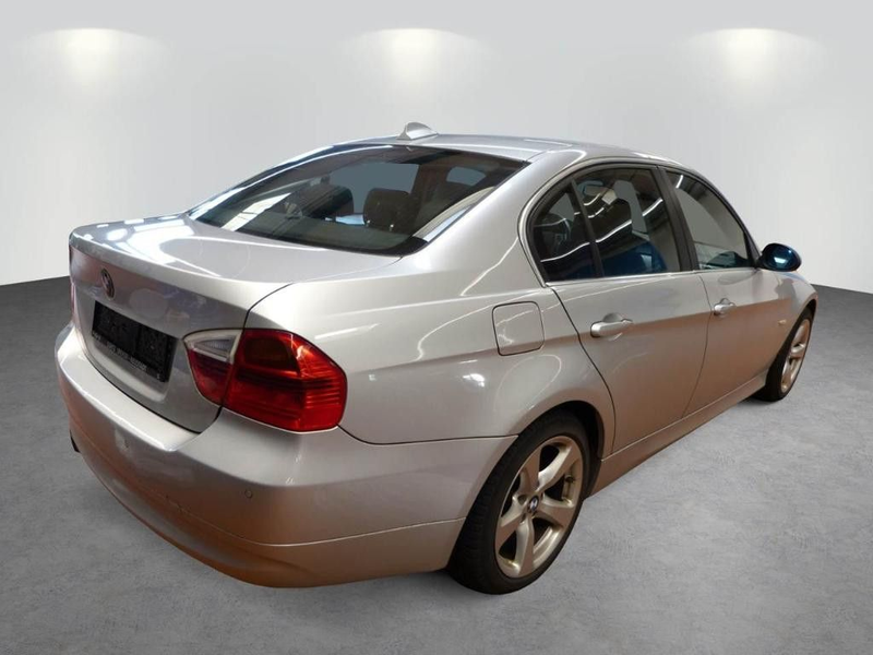 BMW 330 d xDrive Limousine Xenon Navi-Prof. Leder SHZ — photo 2