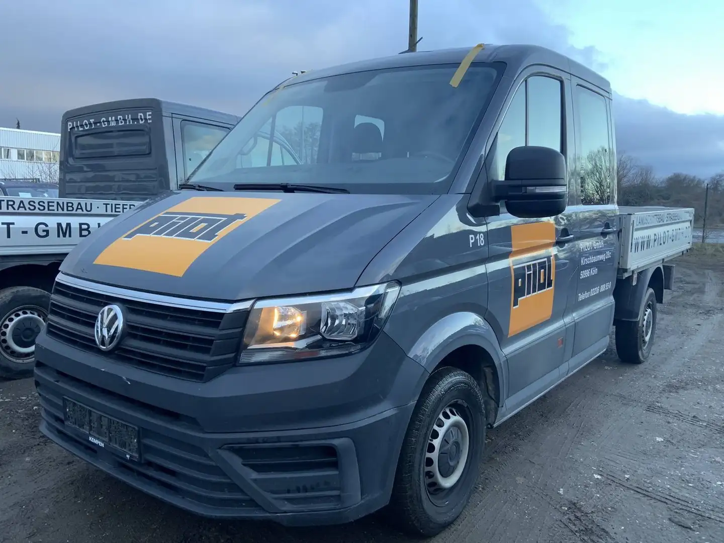 Volkswagen Crafter Pritsche 35 DOKA mittellang /KLIMA/AHK/7-Sitzer Grau - 2