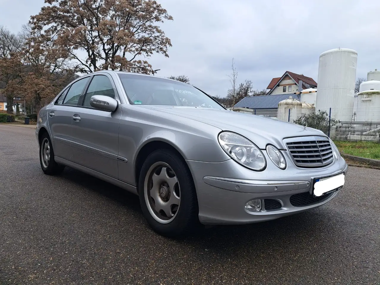 Mercedes-Benz E 240