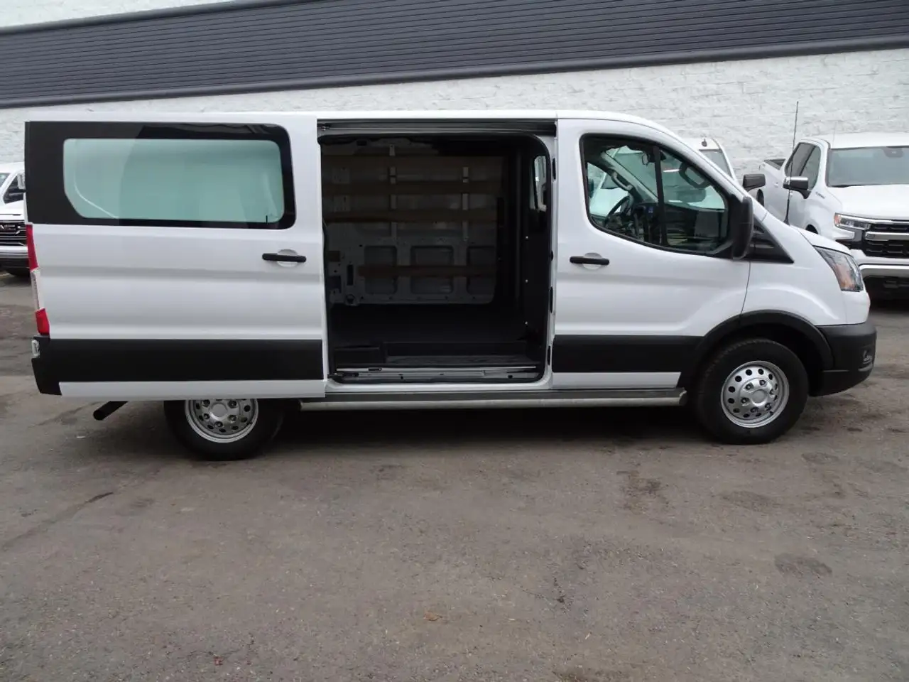 Ford Transit Cargo Van снимка Ford Transit Cargo Van