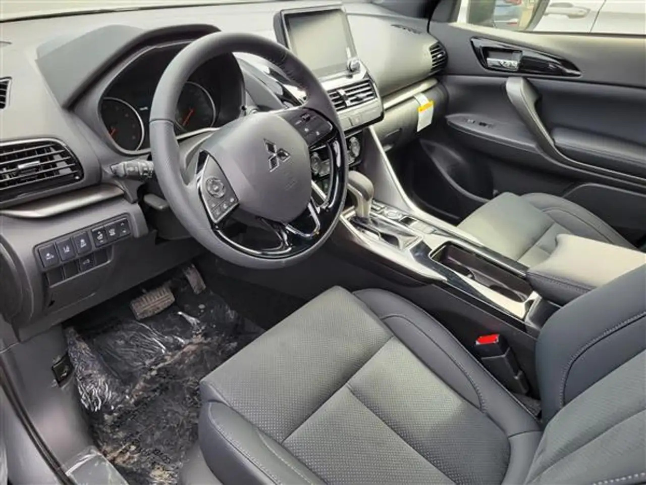 Mitsubishi Eclipse Cross снимка Mitsubishi Eclipse Cross