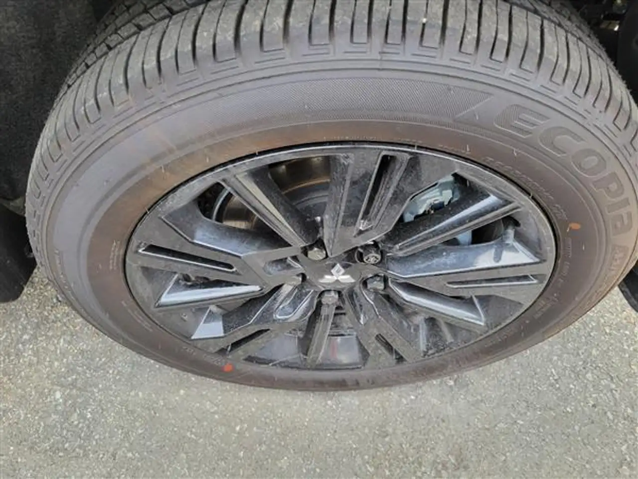 Mitsubishi Eclipse Cross снимка Mitsubishi Eclipse Cross