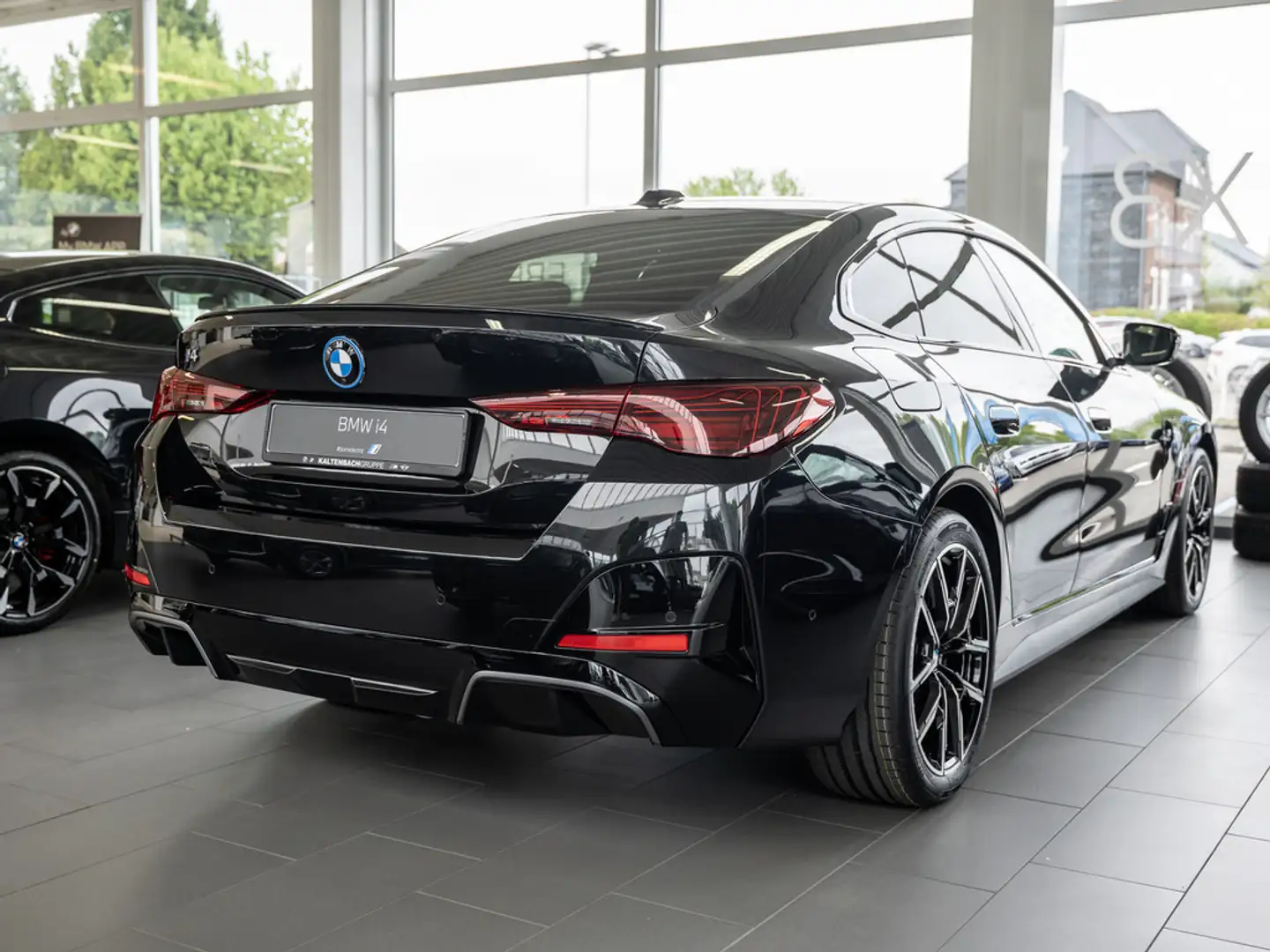 BMW i4 eDrive 40 Gran Coupe M-Sport Pro FACEL. Schwarz - 2
