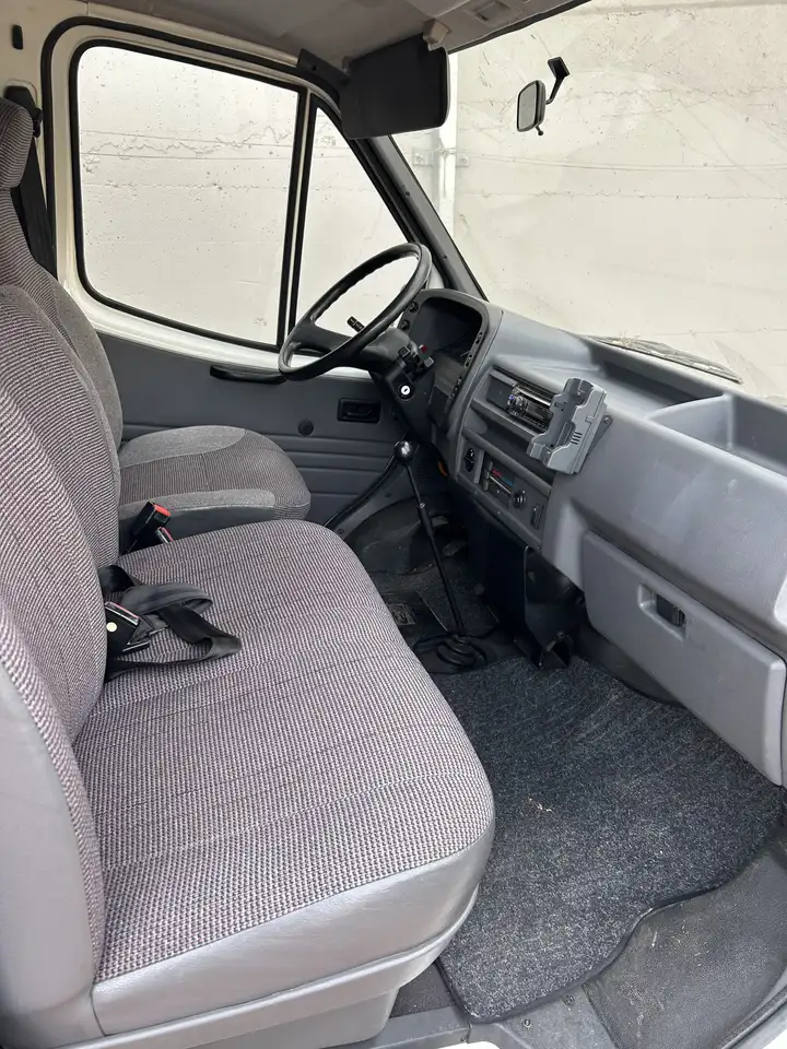 Ford Transit 9 Posti, foto 2