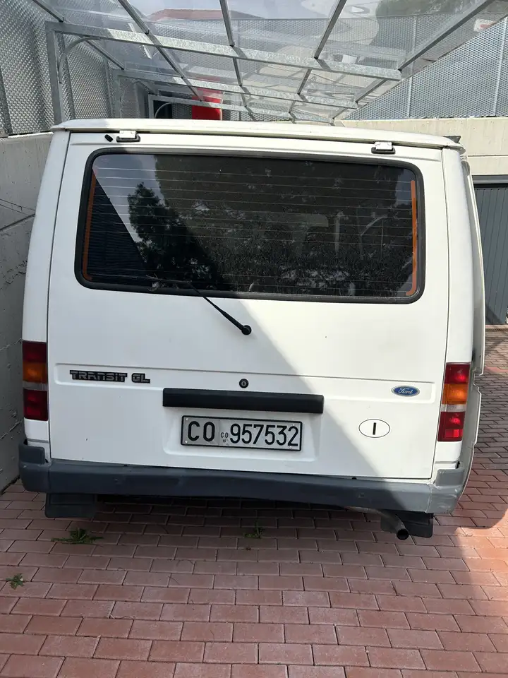 Ford Transit 9 Posti, foto 3