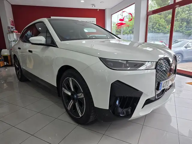 BMW iX xDrive 40