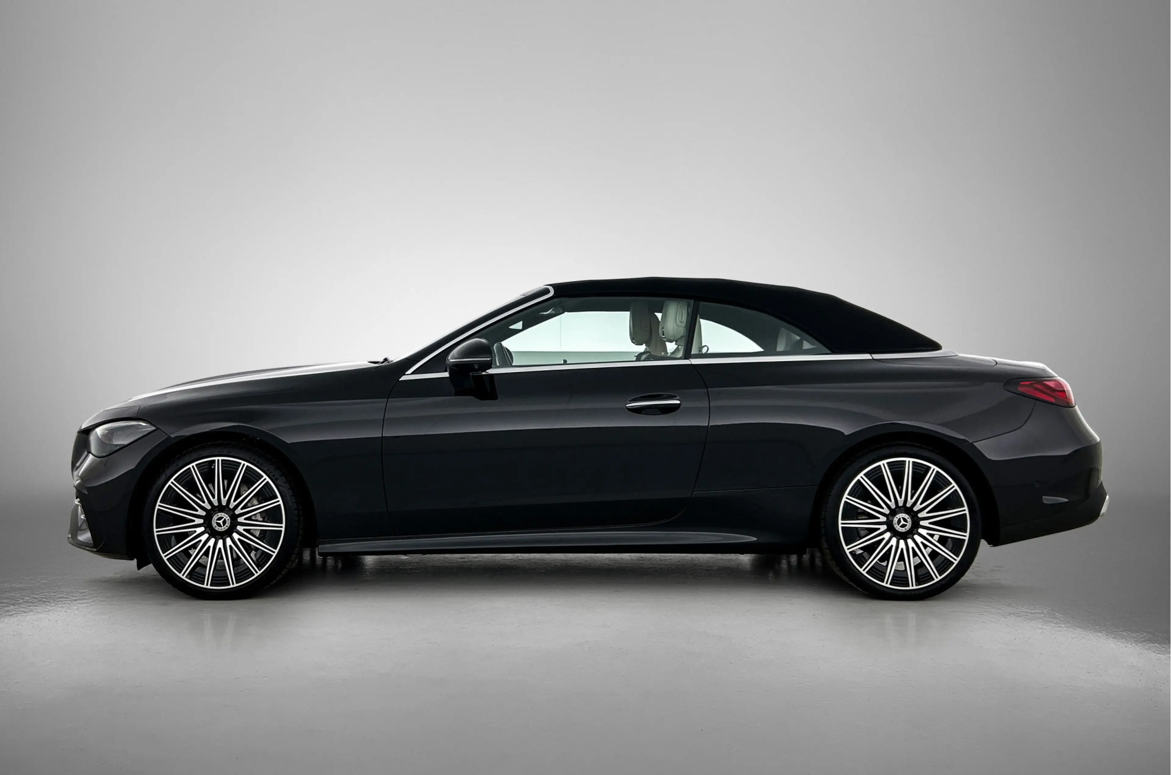 Mercedes-Benz CLE 200 Cabriolet AMG Line | Rijassistentiepakket Plus | P — photo 3