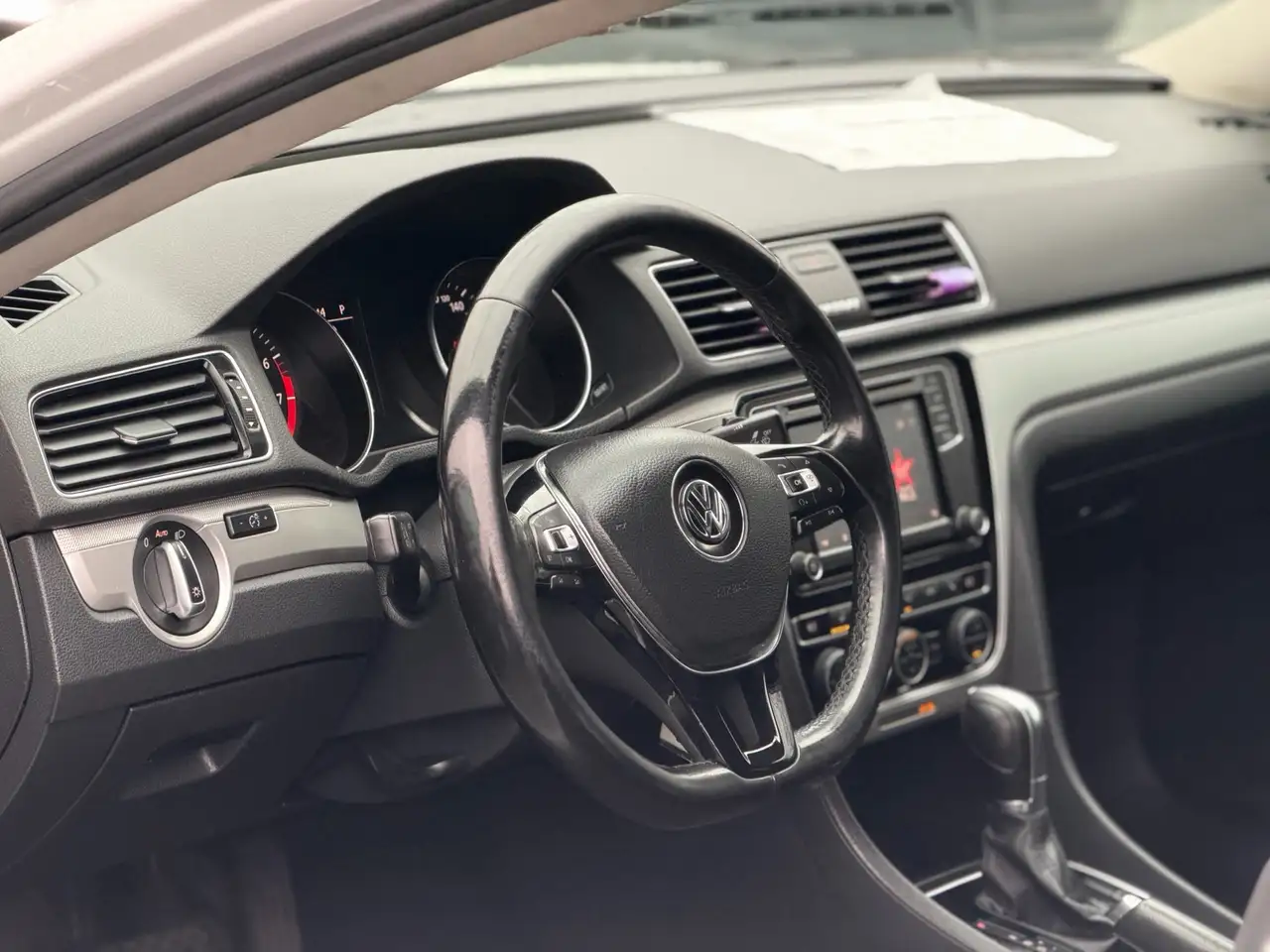 Volkswagen Passat photo Volkswagen Passat